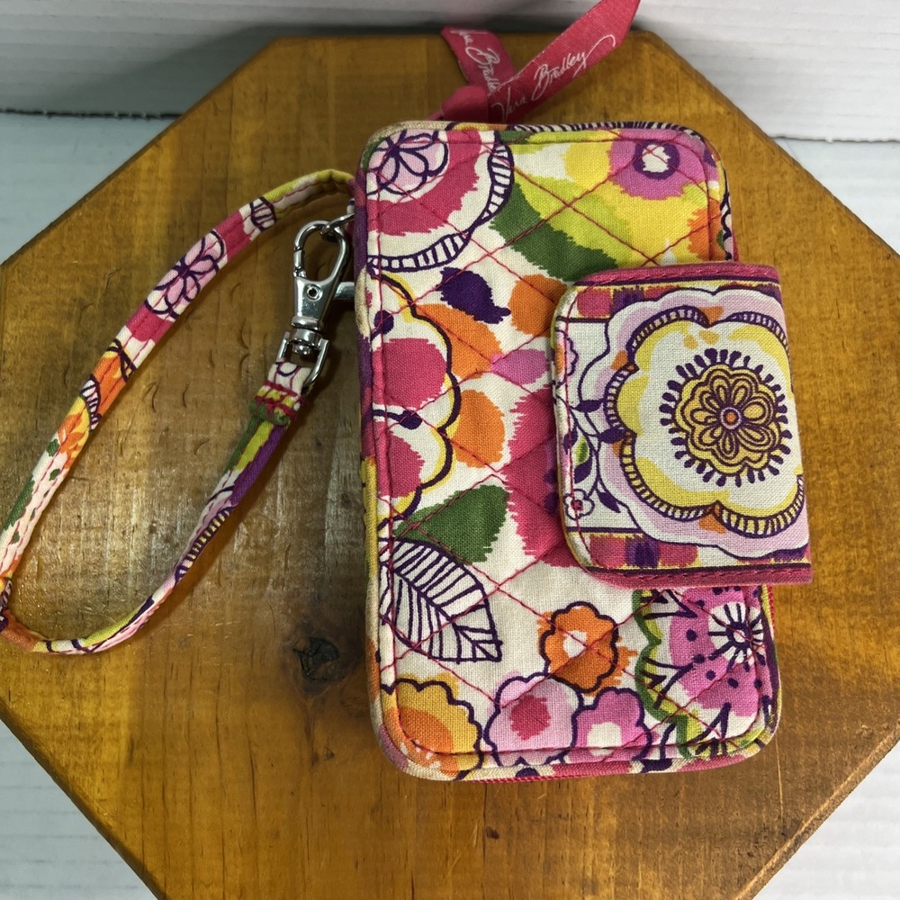 Vera Bradley All In One Wristlet Wallet Multi Color Floral Pattern Card Holderโ
